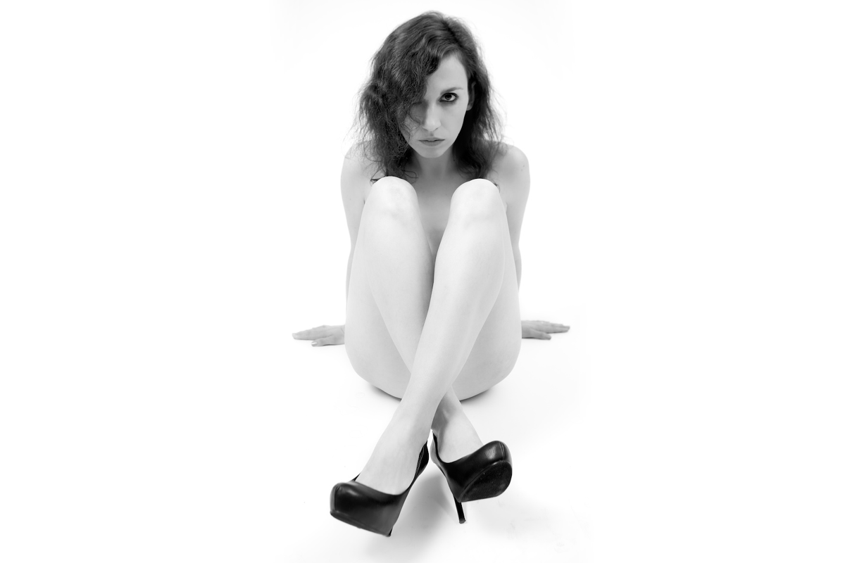 marek_borys_glamour_portrait_photography_epping_Strudio_1.png